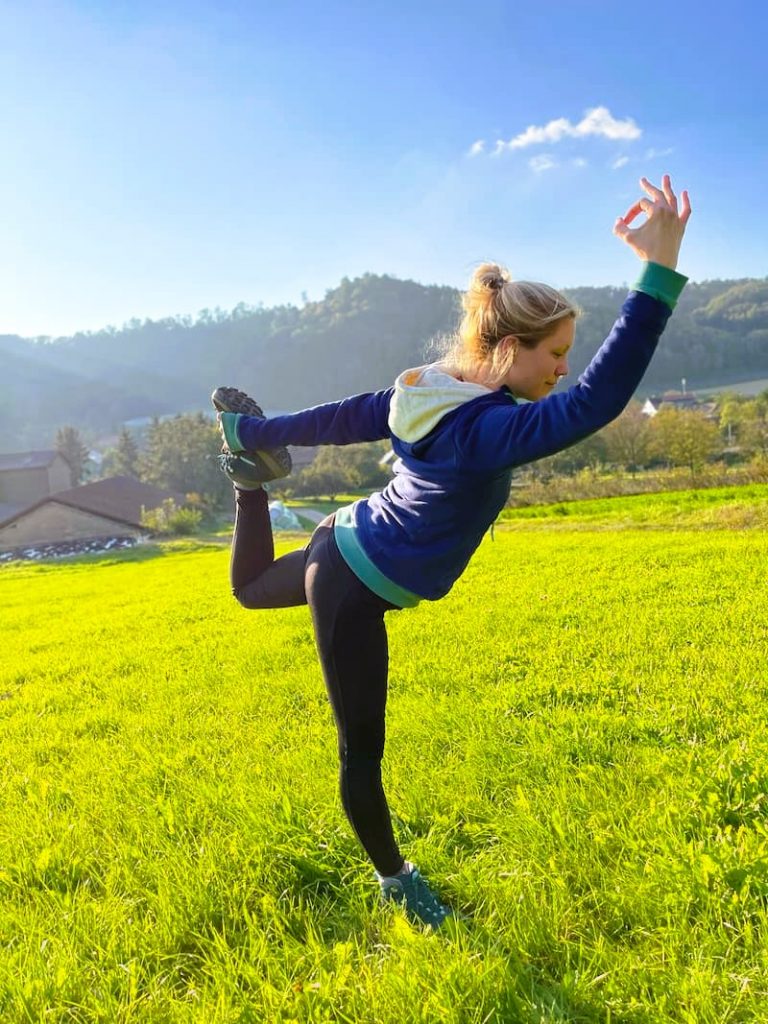Yoga Monatsenergie Juni - Es geht um Wachstum und die innere Berührung. Sei dabei. Andrea Schenk - Bewusst. Gesund. Yoga.