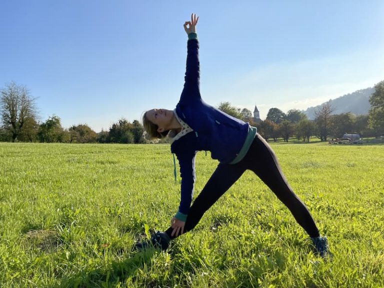Trikonasana Yoga Wohlfühlauszeit Sanft & Stärkend